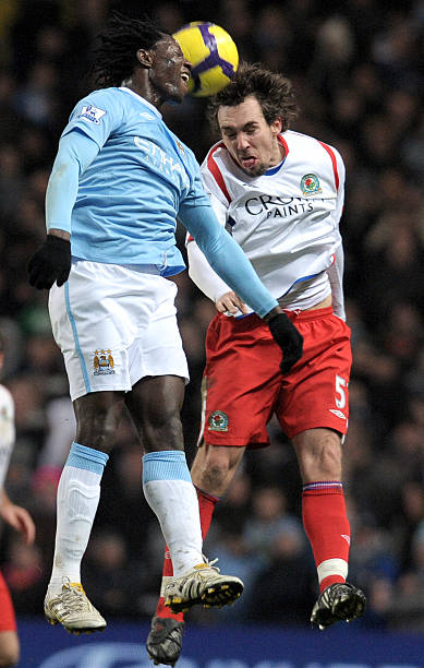 塔费的背后 塔费的背后