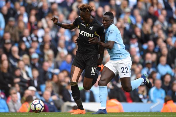 对手防线的 对手防线的