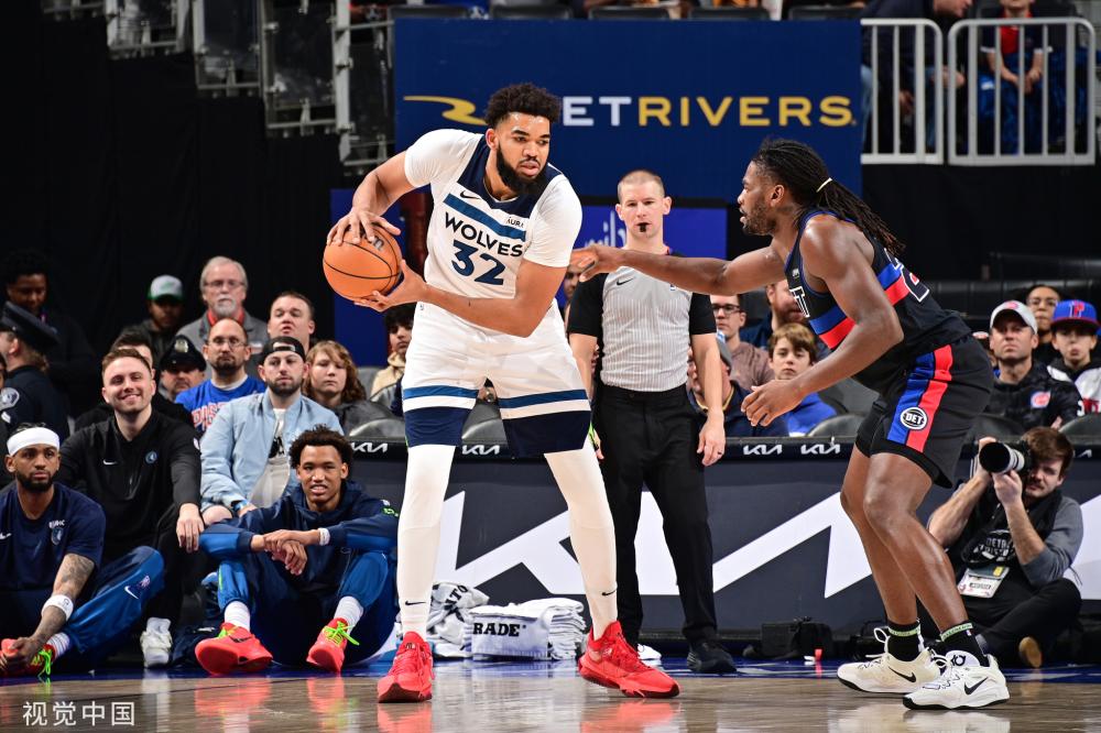 注的年轻荷 注的年轻荷